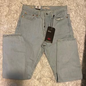 High Roy Snug Though Hip And Thigh Tapered leg Levi’s